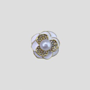 Pearl Radiance – Floral Crystal Stud